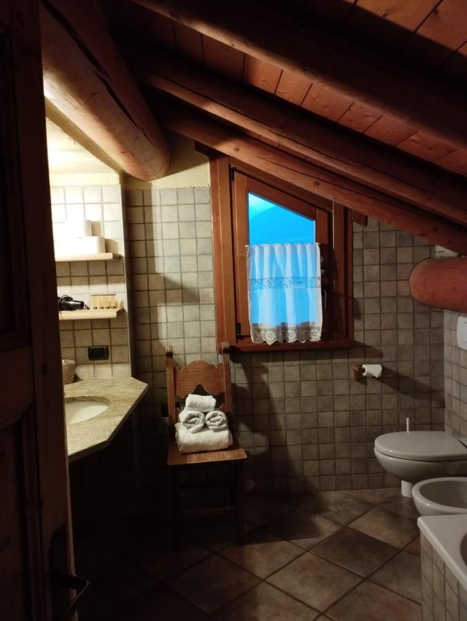 Rosina House E Chalet Colico Eksteriør billede